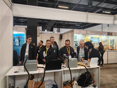 Dzīvo Feimaf 2025: Hairong Laser Wows pūļi ar dzīviem APT sēriju griezēju un ...